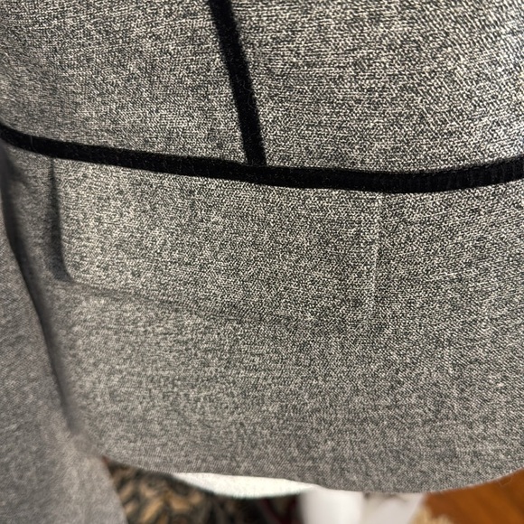 NWT Axcess by Liz Claiborne Beautiful Gray and Black Blazer Fully Lined Size 10 - Picture 5 of 11